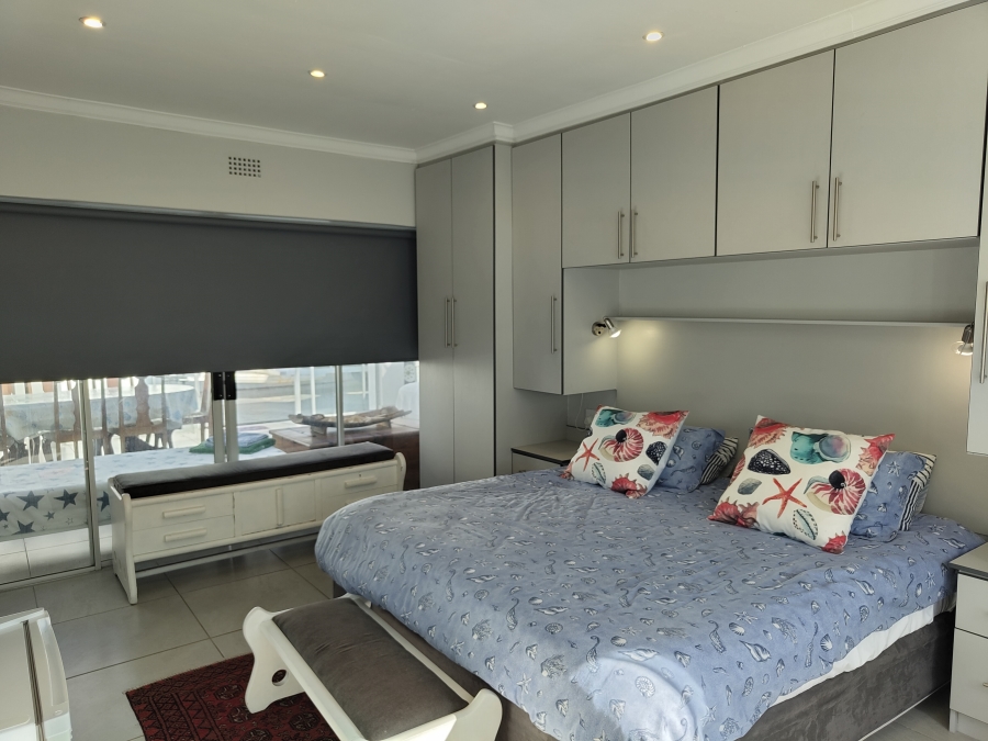 To Let 3 Bedroom Property for Rent in Stilbaai Wes Western Cape